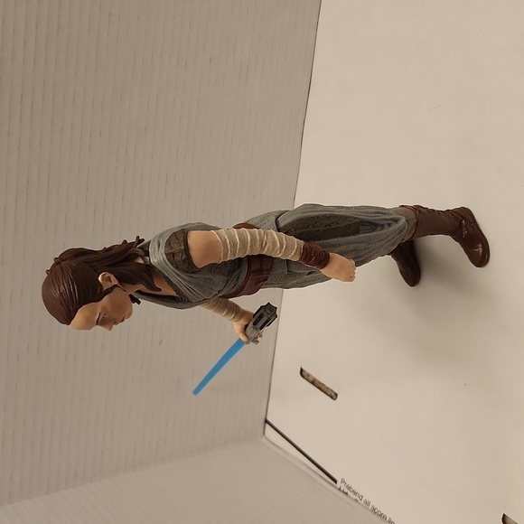 Rey Star Wars Action Figure Blue Light Saber - Picture 5 of 7